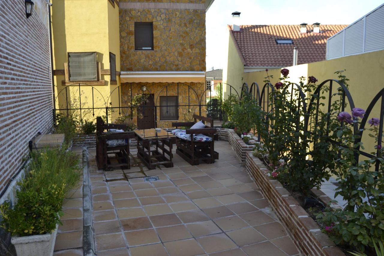 Apartamentos "Casa Rural De Aldea" Aldea del Fresno Dış mekan fotoğraf