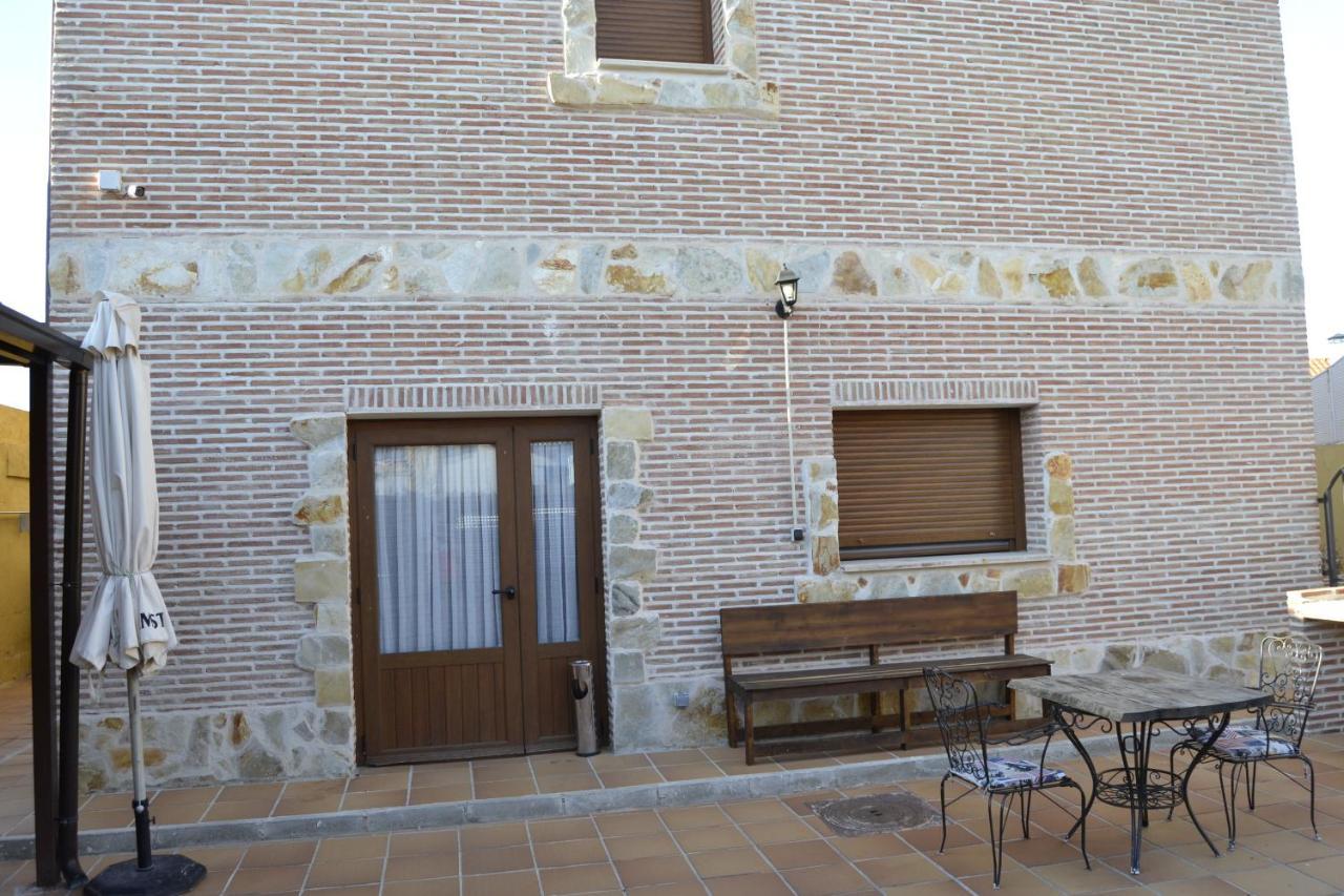 Apartamentos "Casa Rural De Aldea" Aldea del Fresno Dış mekan fotoğraf