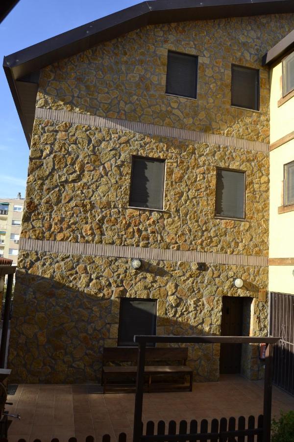 Apartamentos "Casa Rural De Aldea" Aldea del Fresno Dış mekan fotoğraf