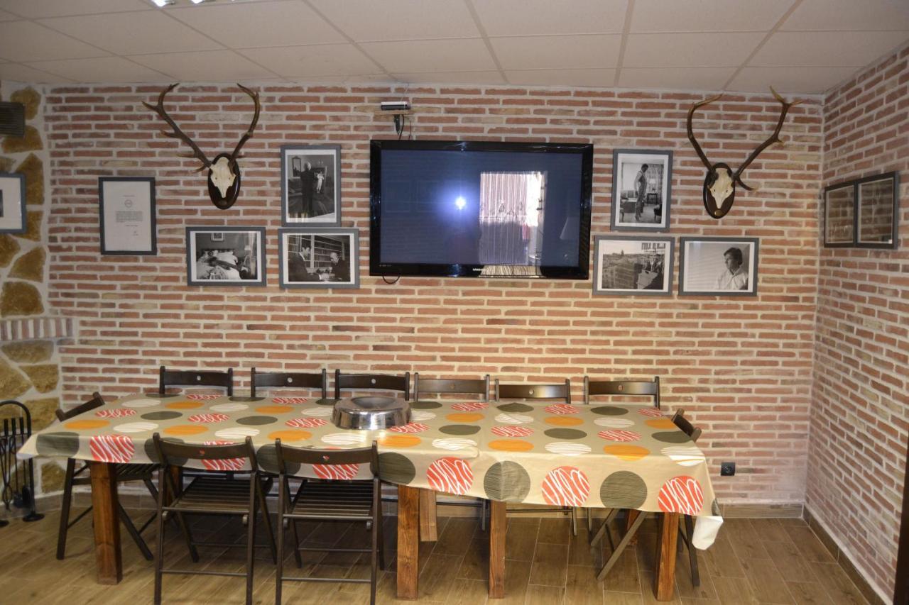 Apartamentos "Casa Rural De Aldea" Aldea del Fresno Dış mekan fotoğraf