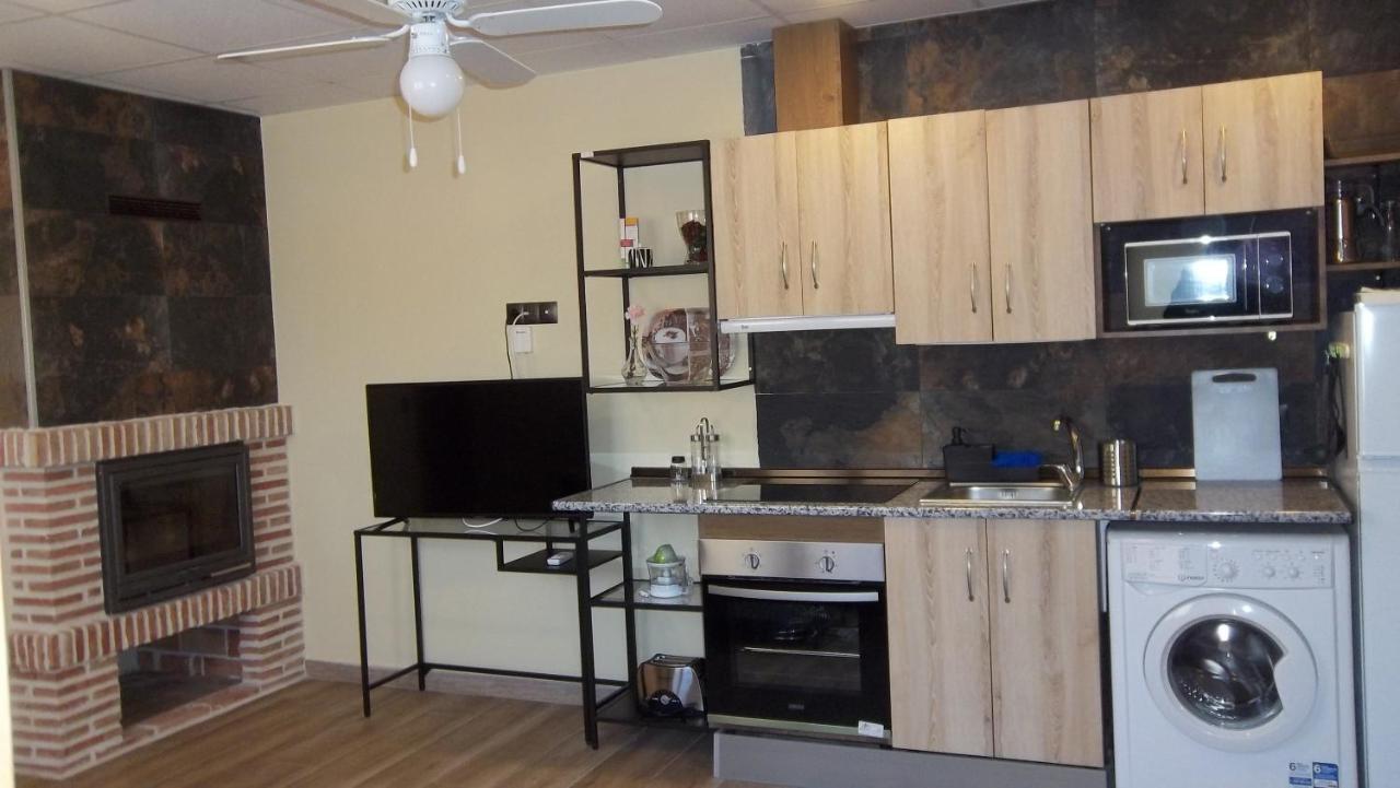 Apartamentos "Casa Rural De Aldea" Aldea del Fresno Dış mekan fotoğraf