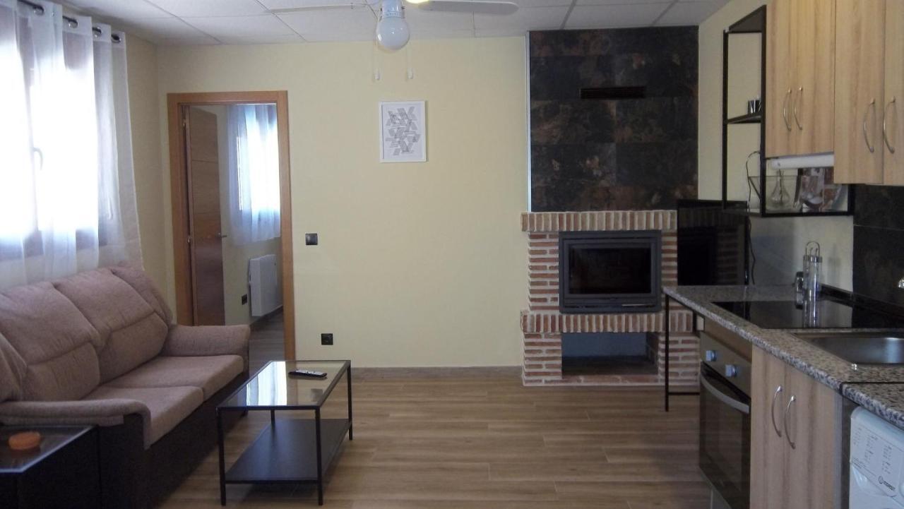Apartamentos "Casa Rural De Aldea" Aldea del Fresno Dış mekan fotoğraf