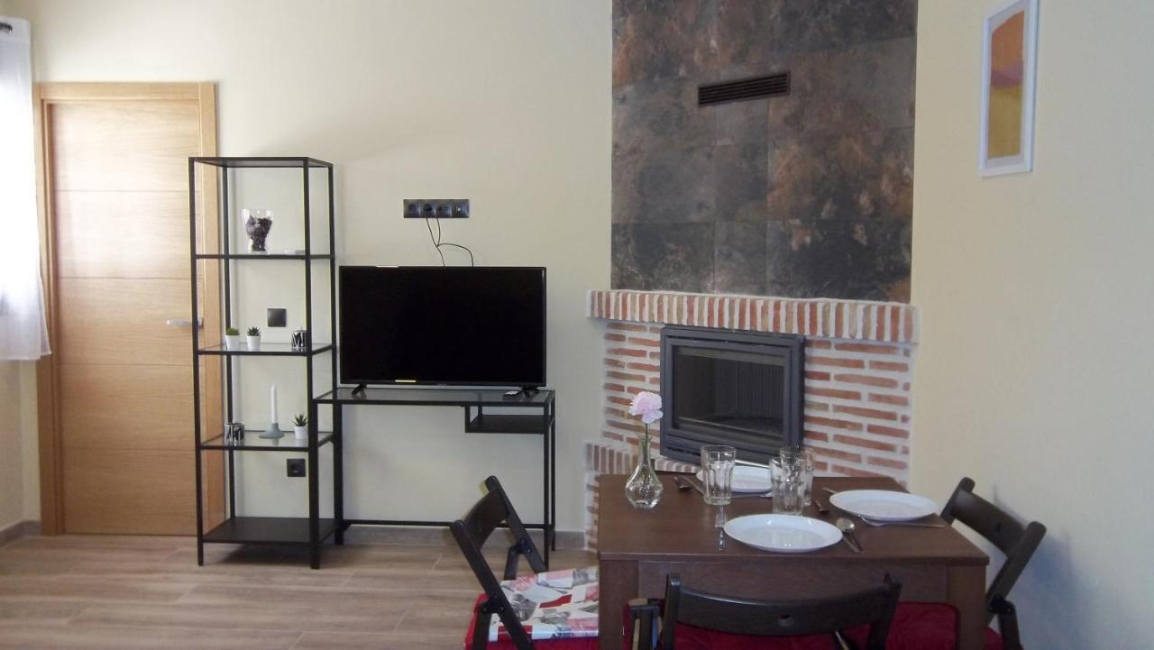 Apartamentos "Casa Rural De Aldea" Aldea del Fresno Dış mekan fotoğraf
